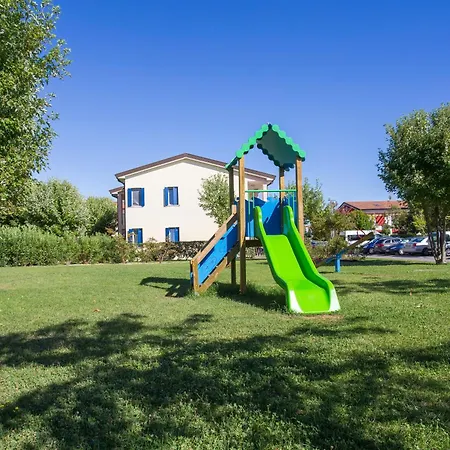 Altanea Residences Con Piscina カオルレ